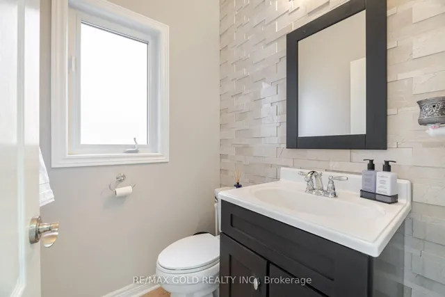 Additional image 13 of 28 Versailles Cres
