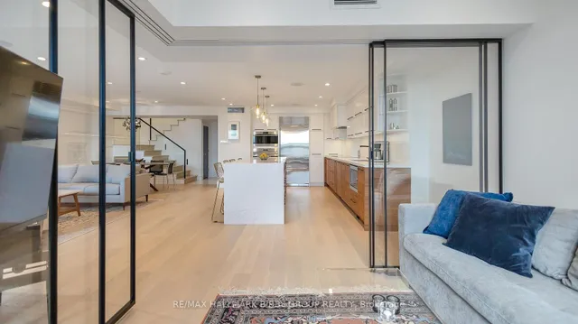 Additional image 8 of 99 Harbour Sq Unit 613