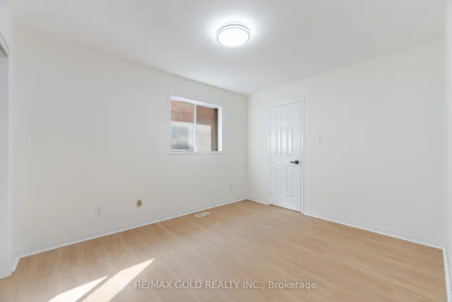Additional image 38 of 32 Hollybush St