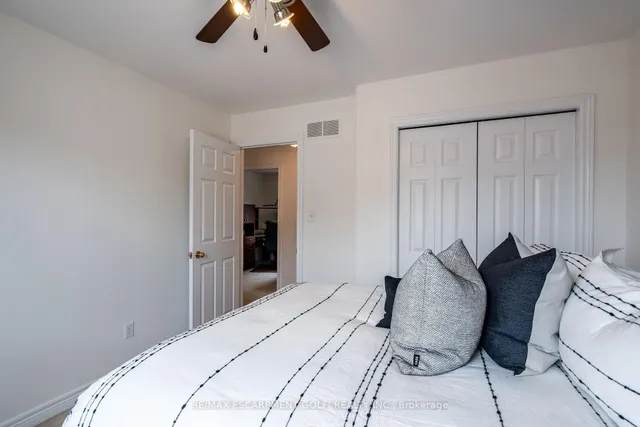 Additional image 20 of 200 SIRENTE Dr