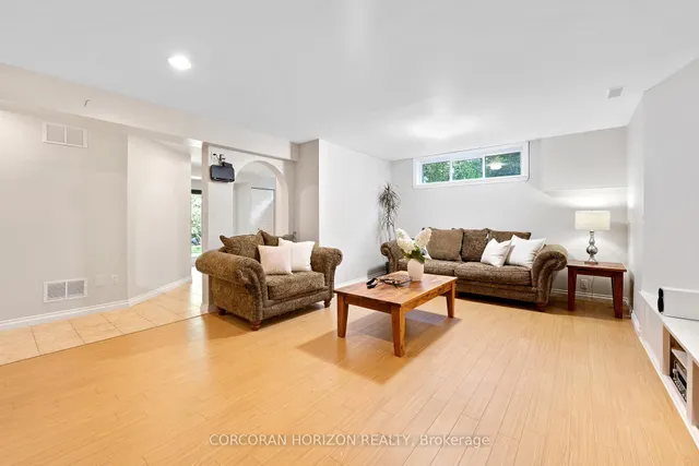 Additional image 26 of 8 Sunbridge Cres