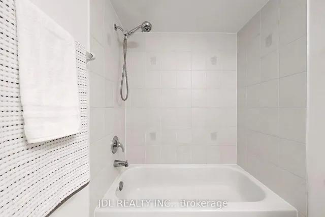 Additional image 22 of 52 Wyper Sq