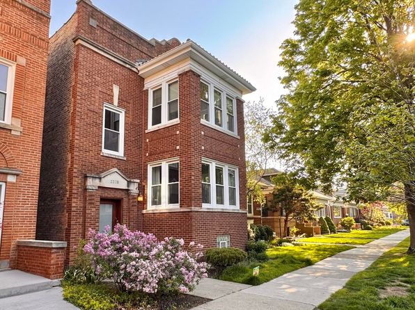 2238 W Winona St, Chicago, IL 60625