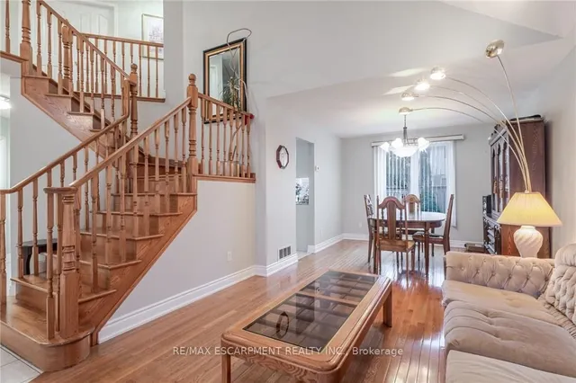 Additional image 14 of 42 Hillgarden Dr