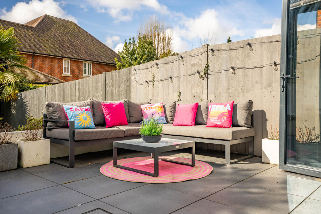 Additional image 23 of St. Andrews Drive, St. Albans, Hertfordshire, AL1