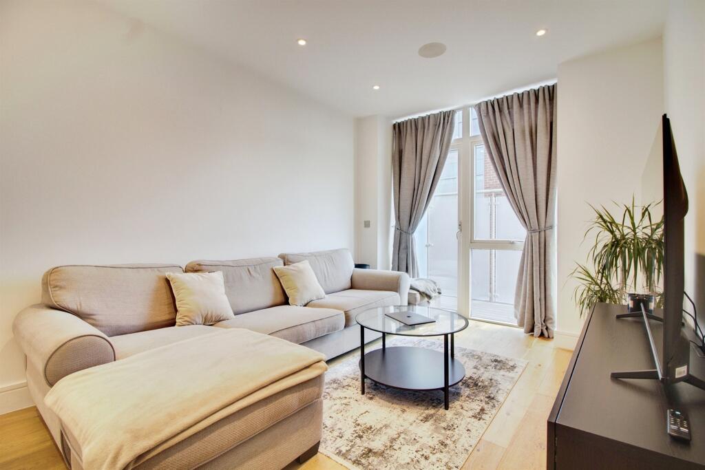 Additional image 2 of Broadwater Road, Welwyn Garden City