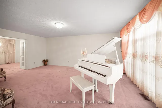 Additional image 7 of 7 Vogue Cres