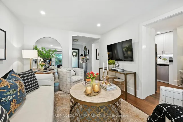 Additional image 10 of 445 Woodview Rd