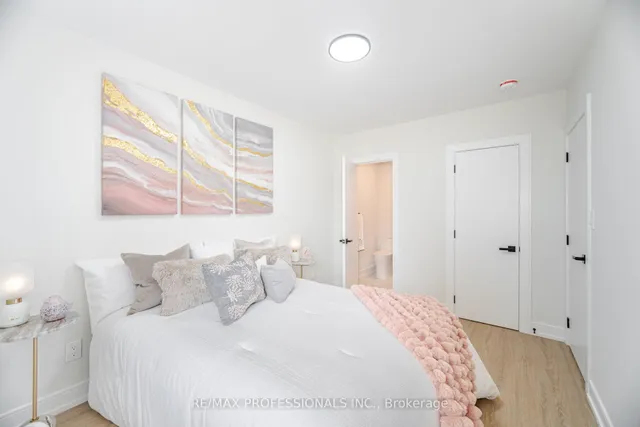 Additional image 19 of 4 Lloyd Manor Rd