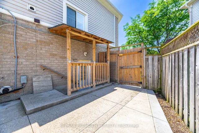 Additional image 41 of 58 Frontenac Cres