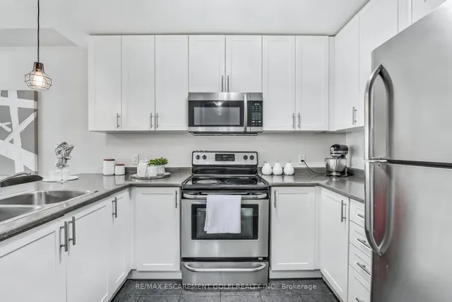 Additional image 8 of 16 Lakefront Dr