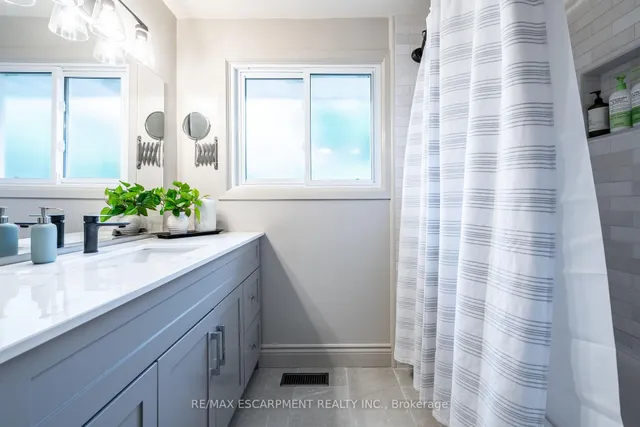 Additional image 22 of 5195 Cedarbook Cres