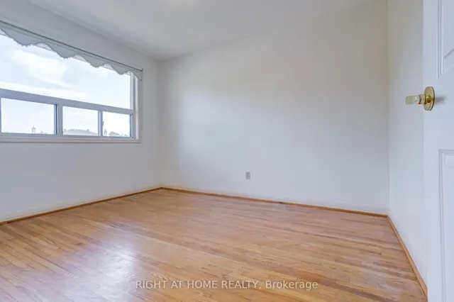 Additional image 16 of 124 Clairton Cres