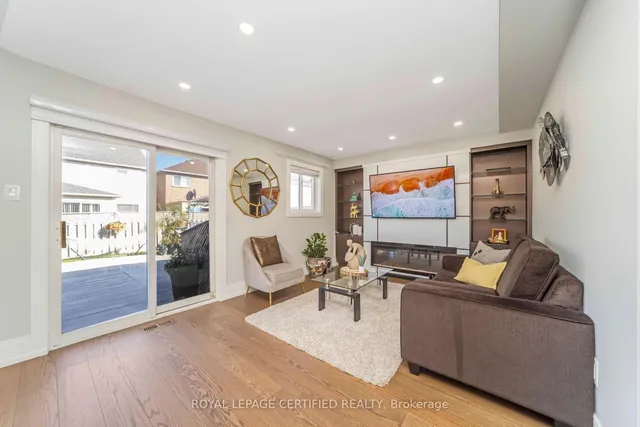 Additional image 20 of 53 Vintage Gate