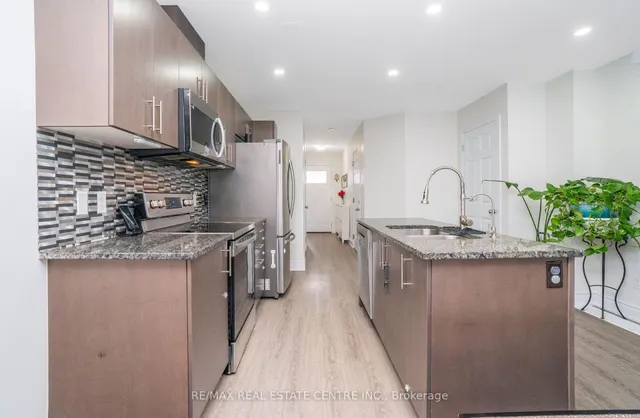 Additional image 10 of 504 WOODLEA Crt