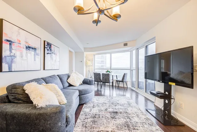 房产图片 15 - 151 Village Green Sq 单元 1008