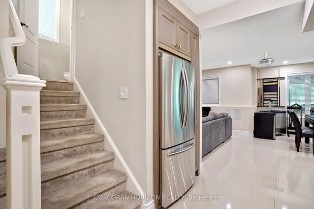 Additional image 37 of 258 Edgewater Cres Unit 8