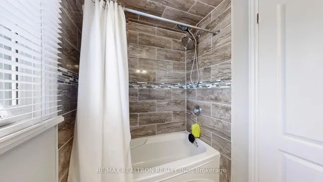 Additional image 40 of 4 Fanshawe Dr