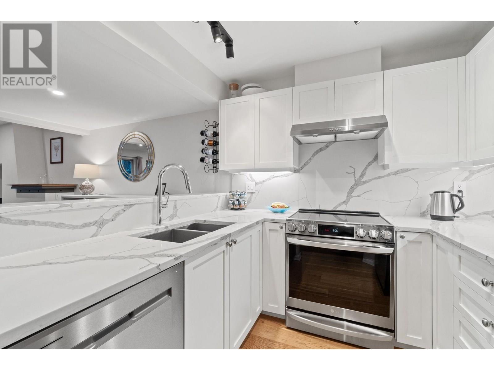 12 2375 W BROADWAY|Vancouver, British Columbia V6K2E6