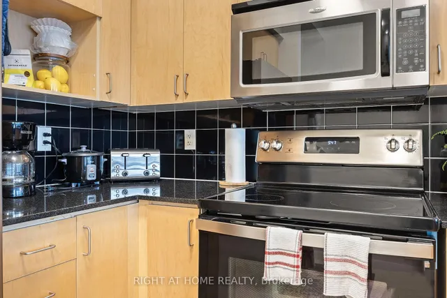 Additional image 5 of 18 Yonge St Unit 3602