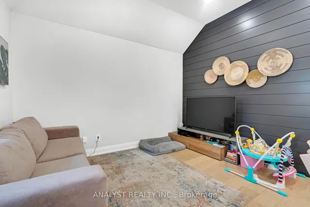 Additional image 11 of 42 Smithfield Dr