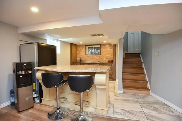 Additional image 29 of 45 Dunkirk Ave