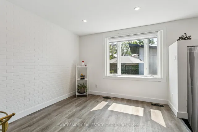 Additional image 36 of 276 Normanhurst Ave