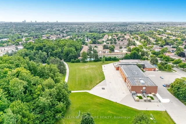 Additional image 30 of 71 Mandarin Cres