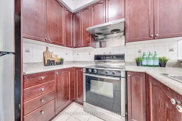 Additional image 12 of 62 Wyper Sq