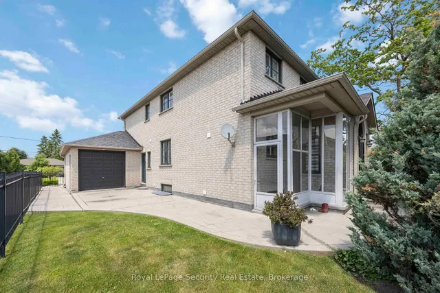 Additional image 33 of 27 Gaydon Ave