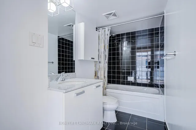 Additional image 19 of 38 Grenville St Unit 807