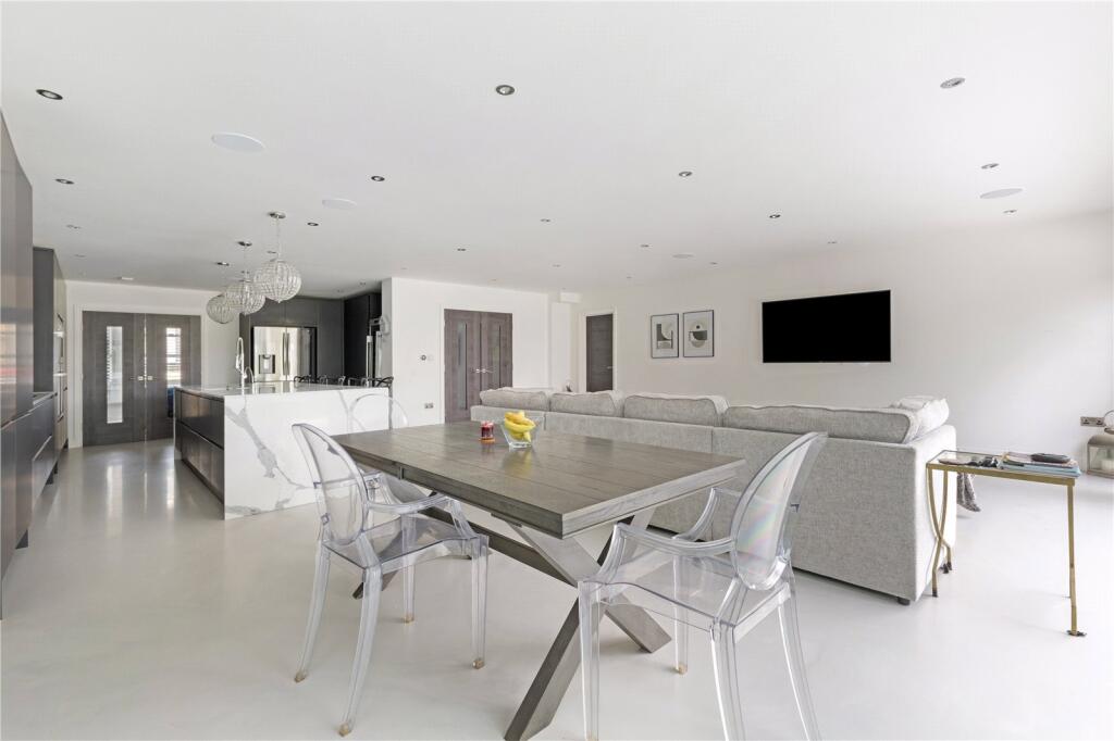 Additional image 7 of Tuffnells Way, Harpenden, Hertfordshire, AL5