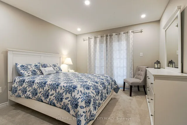 Additional image 24 of 450 Brisdale Dr