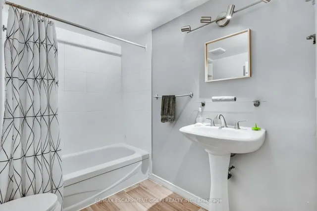 Additional image 17 of 111 WARD Ave