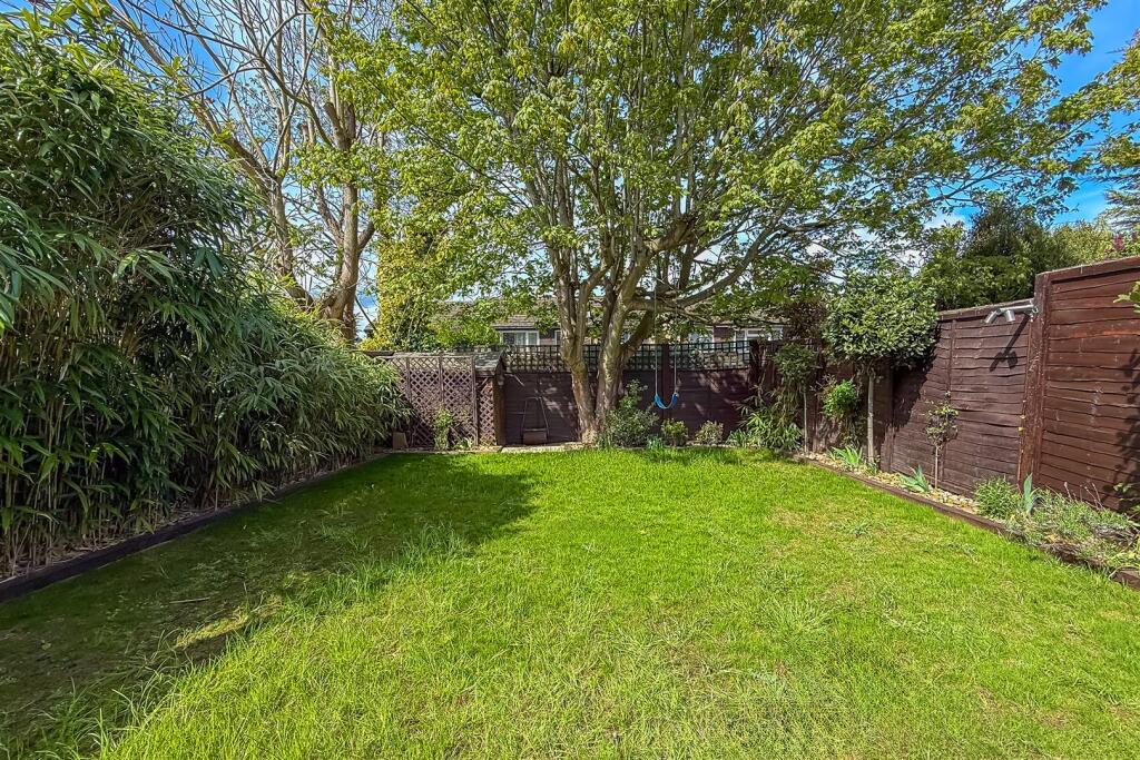 Additional image 23 of Mount Drive, Park Street, St. Albans