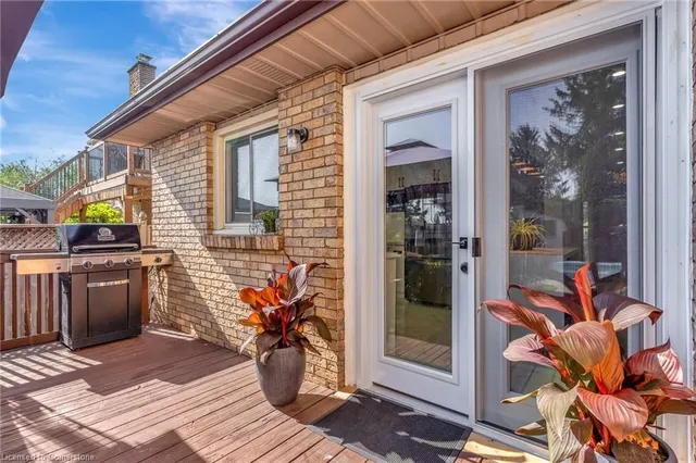 Additional image 42 of 101 Devonglen Dr