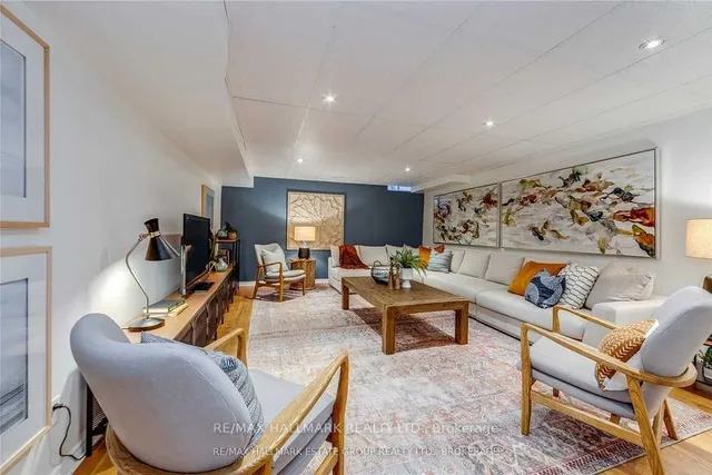 Additional image 24 of 80 Crossovers St