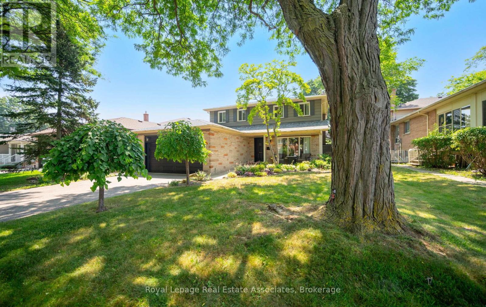 296 CHANTENAY DRIVE|Mississauga (Cooksville), Ontario L5A1E7