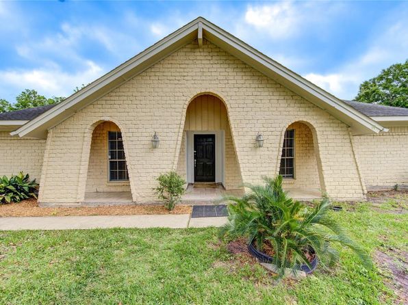 1725 Shannon Valley Dr, Houston, TX 77077