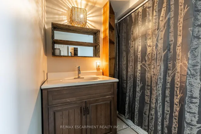 Additional image 18 of 954 Beach Blvd