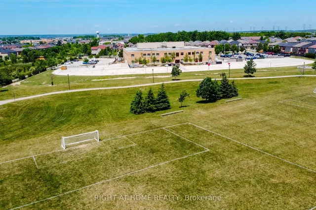 房产图片 24 - 1380 Costigan Rd 单元 33