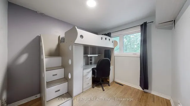 Additional image 20 of 120 Corby Cres