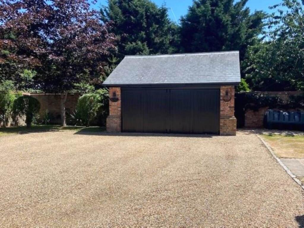 Additional image 37 of Home Farm Road, Brookmans Park