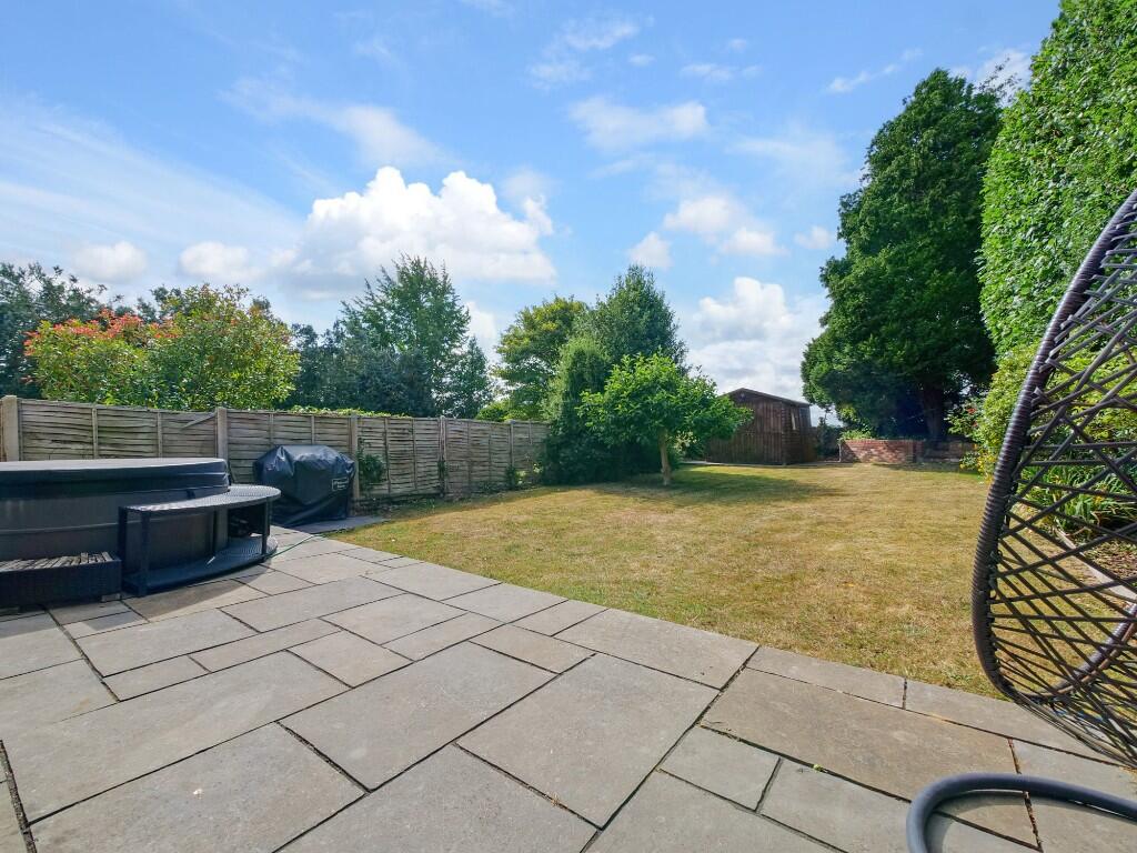 Additional image 24 of Bloomfield Road, Harpenden, Hertfordshire, AL5