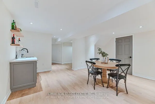 Additional image 33 of 2498 Longridge Cres