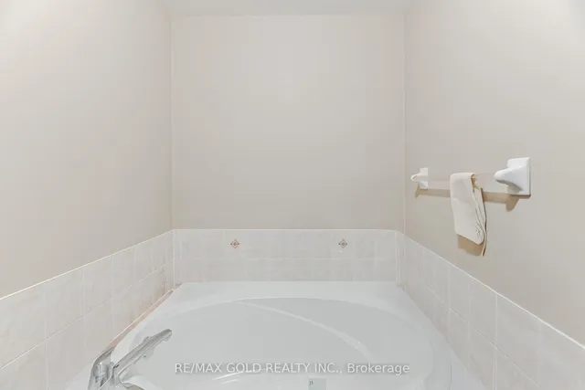 Additional image 26 of 48 Nostalgia Crt