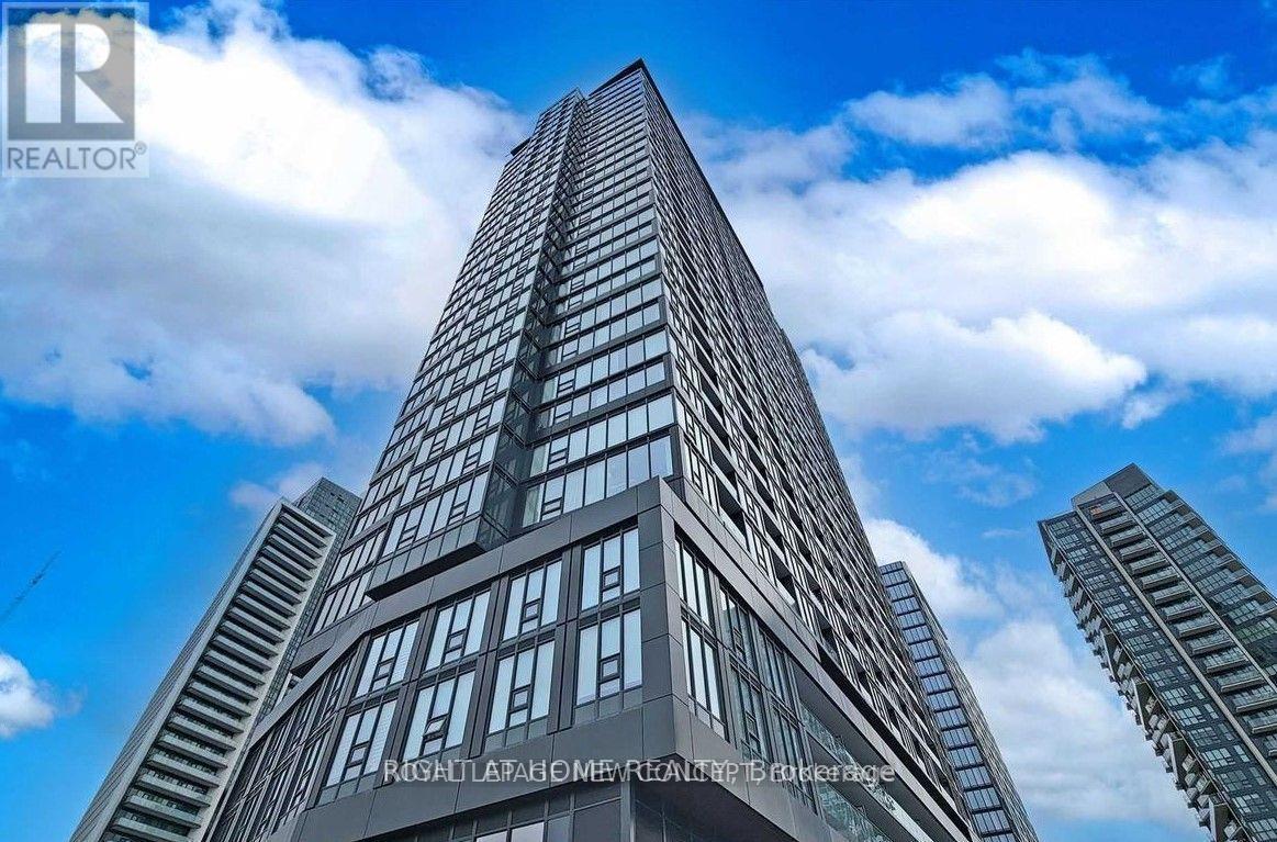 1902 - 19 WESTERN BATTERY ROAD|Toronto (Niagara), Ontario M6K3S4