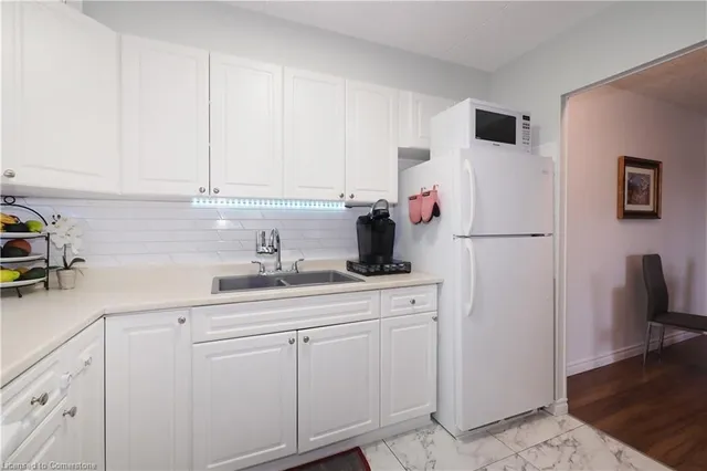 Additional image 19 of 6 Walton Ave Unit 206