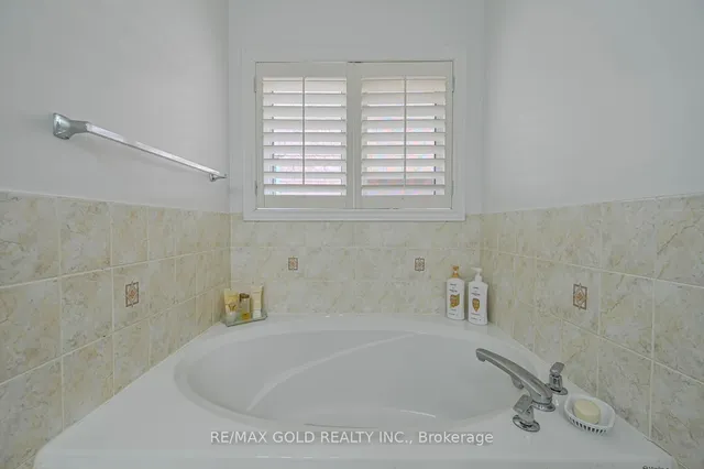 Additional image 25 of 46 Cobblestone Crt