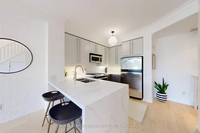 Additional image 17 of 901 Queen St Unit 231